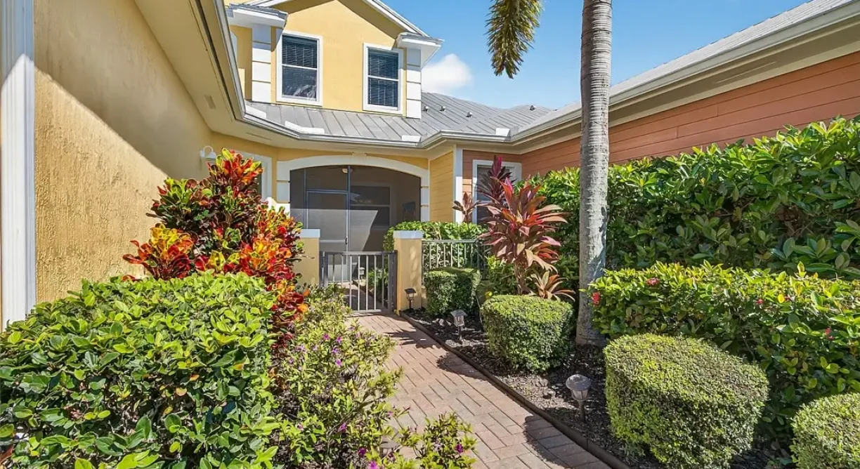 4585-Bridgepointe-Way-R-2